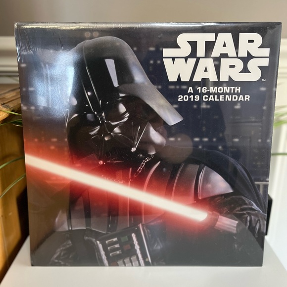 ❌❌SOLD❌❌Star Wars 2019 calendar Never been opened! 16 month calendar Darth Vader - Picture 3 of 4